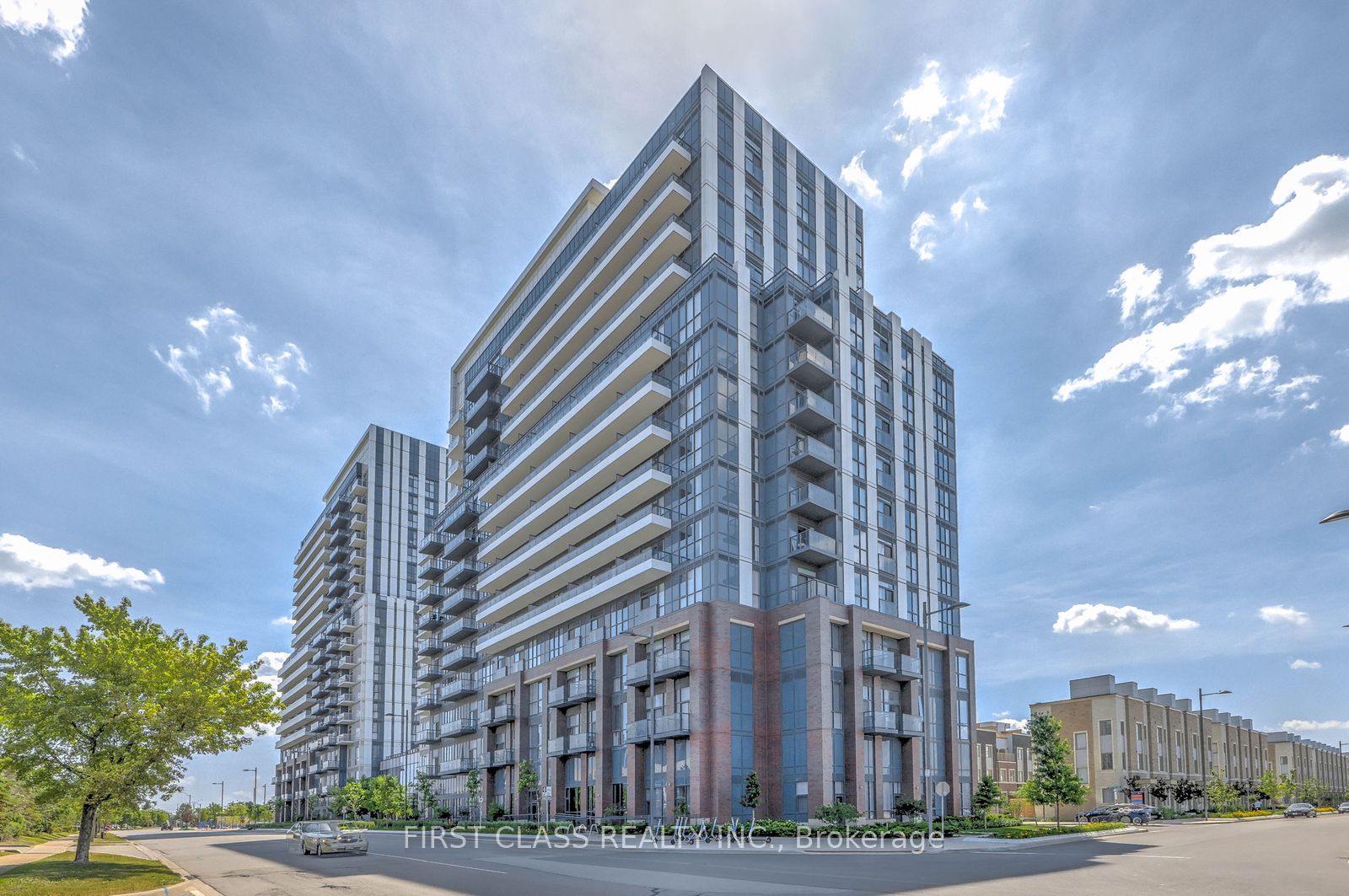 旺市地铁站精品公寓1+den 带车位 Locker